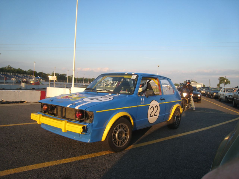 Illustration for article titled Break Out The Calendars: LeMons Versus BABE Rally Cars At The Dragstrip!